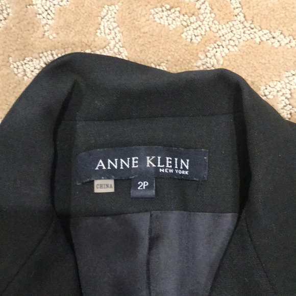 Blazer - Picture 2 of 3